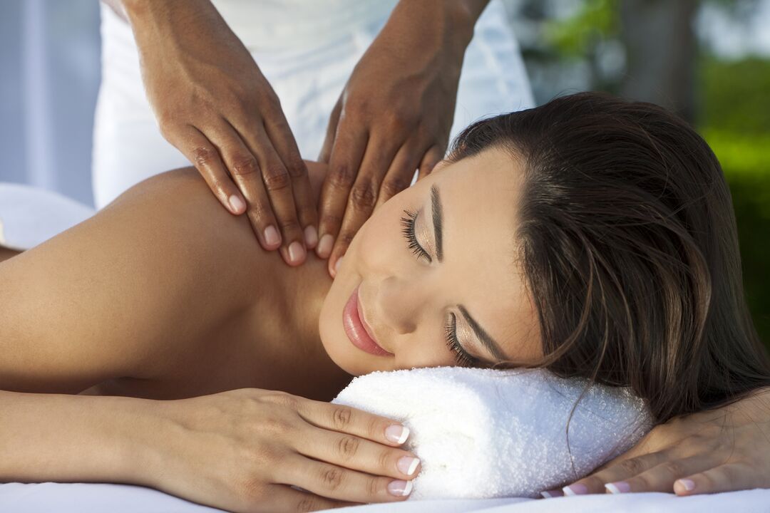 Massage zur wirksamen Behandlung der Osteochondrose der Halswirbelsäule.